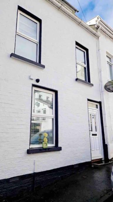 Вилла 16 Stewart'S Terrace Derry City Bt48 7Lj Экстерьер фото
